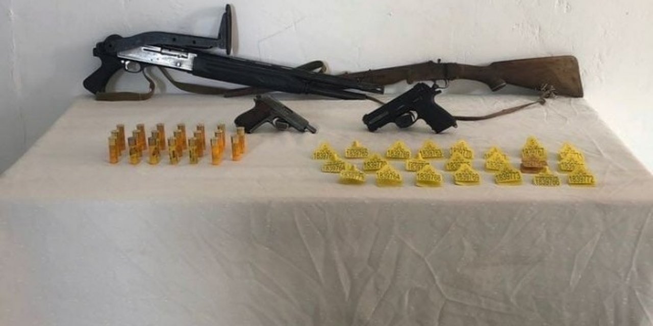 Ardahan’da Kaçak Silah Ve Sahte Küpe Operasyonu