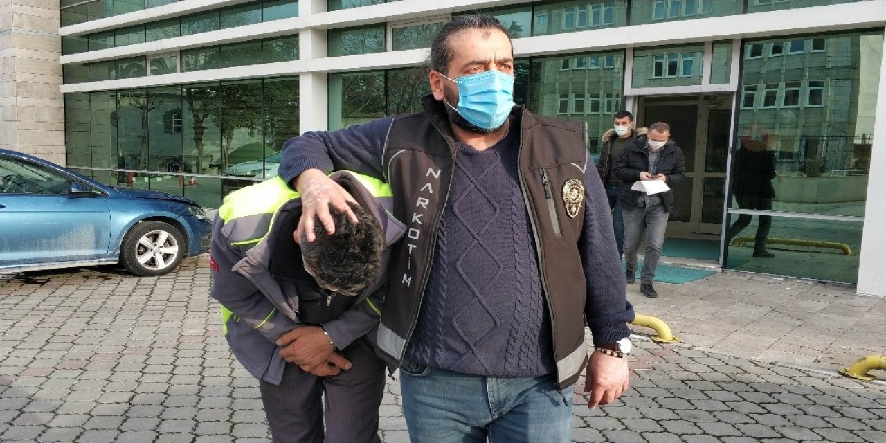 12 Kilo Esrarla Yakalanan Baba Tutulandı, Kızı Ve Yeğenine Adlı Kontrol
