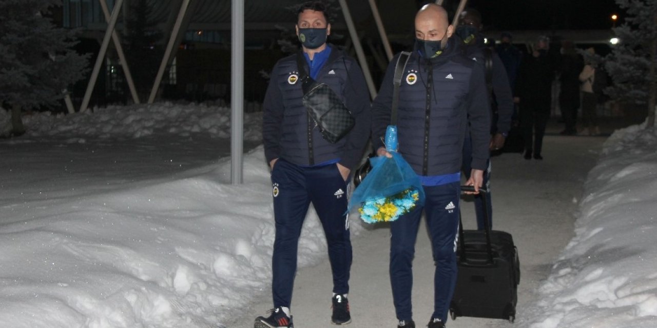 Fenerbahçe Kafilesine Sivas’ta Coşkulu Karşılama