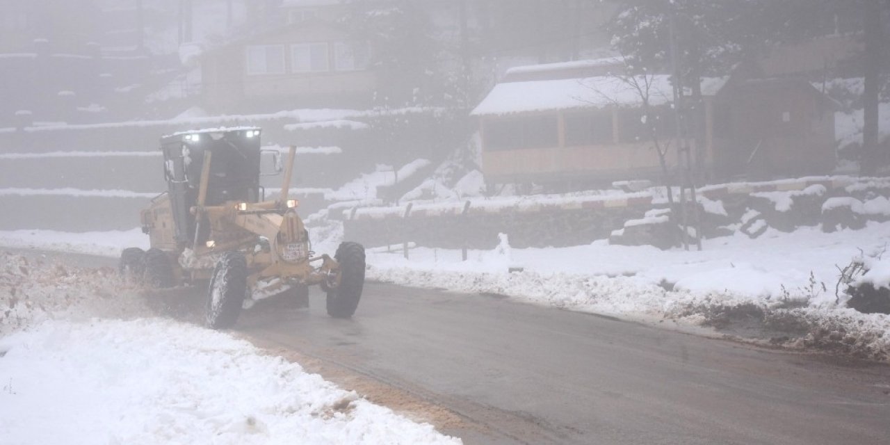 Osmaniye’de Kardan Kapanan Yayla Ve Köy Yolları Açıldı
