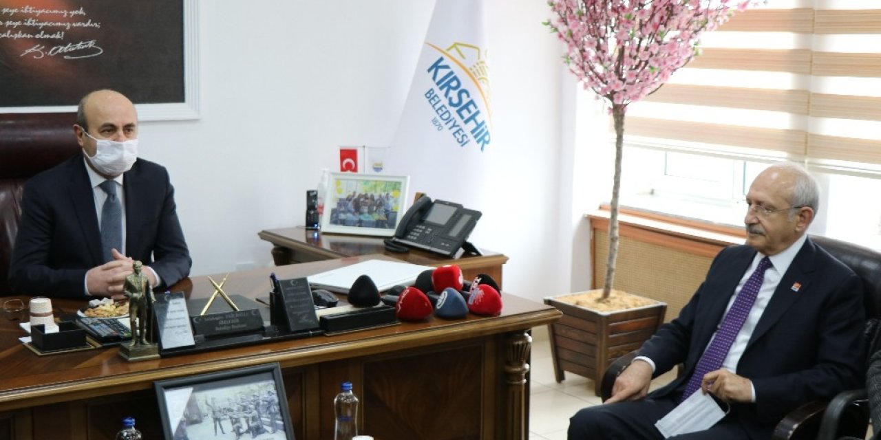 Chp Genel Başkanı Kılıçdaroğlu, Kırşehir Belediyesi’ni Ziyaret Etti