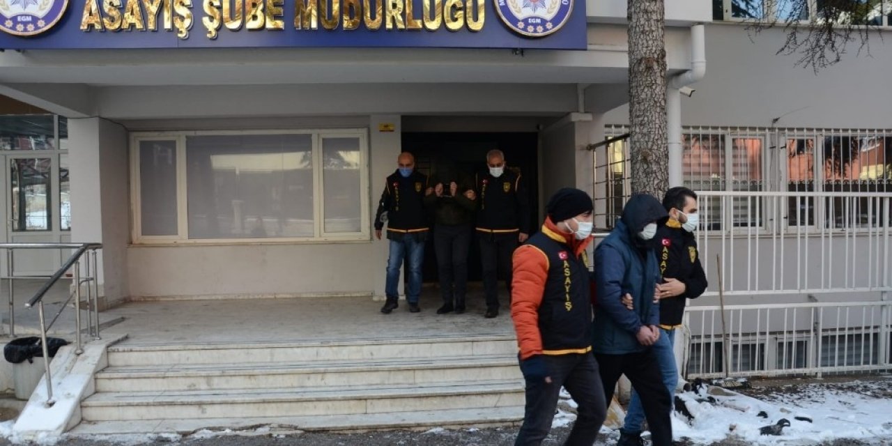 50 Bin Tl Değerindeki Levha Çalındı