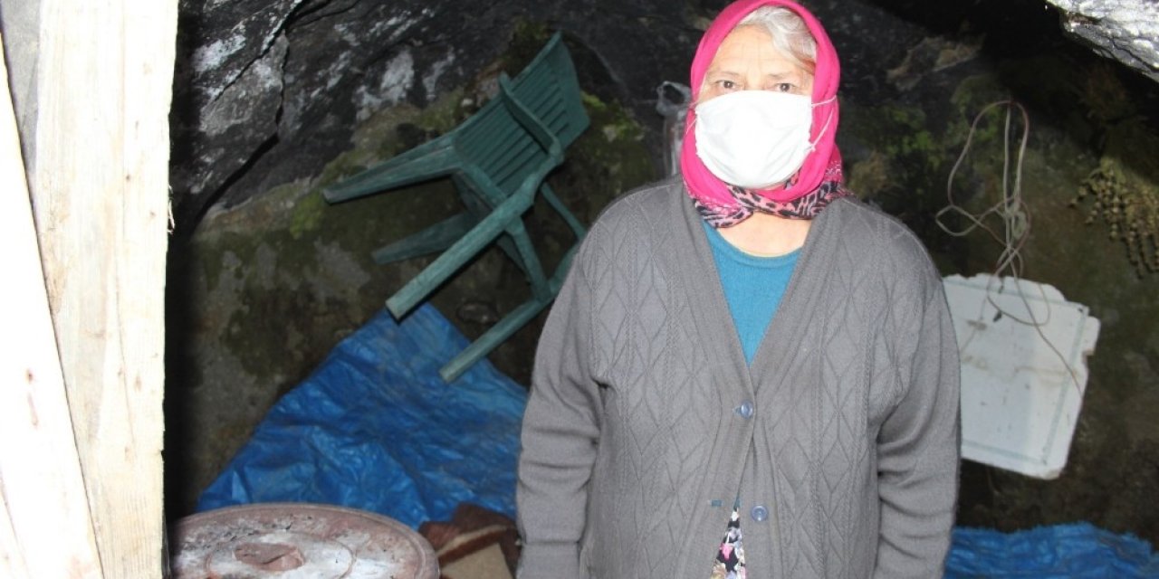 30 Yıl 10 Çocuğuyla Mağarada Yaşadı, Şimdi O Günleri Tebessümle Anıyor