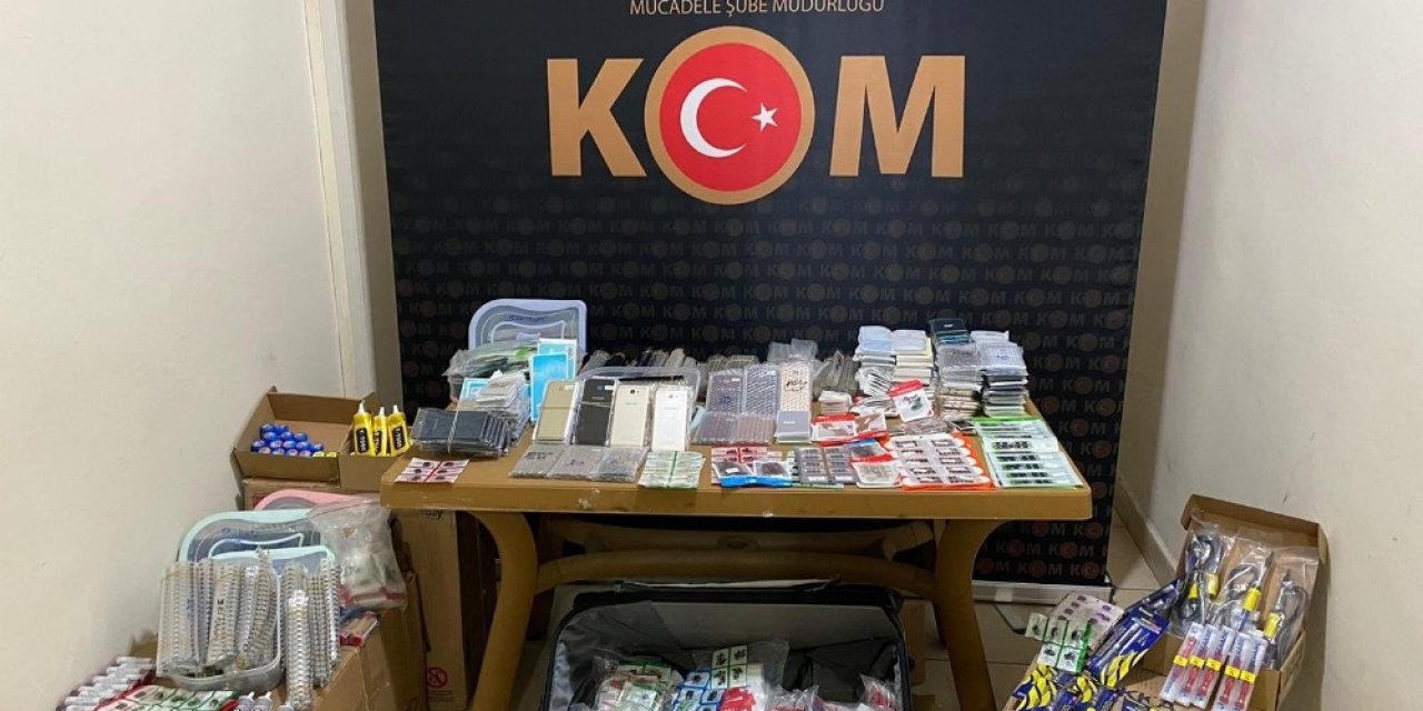 Telefon Tamircilerine Kaçak Parça Satan Şahıs Yakalandı
