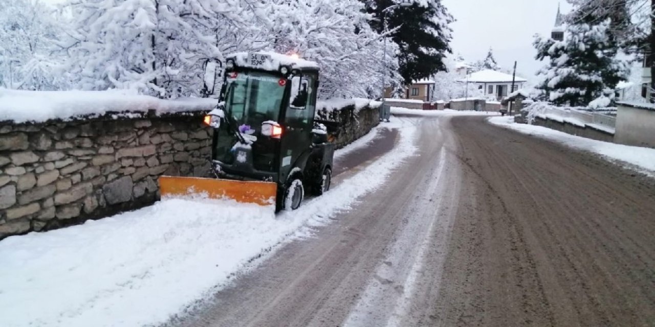 Safranbolu’da Kar Küreme Çalışmaları Sürüyor