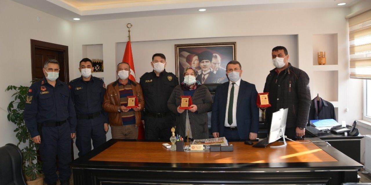 Korkuteli’nde Örnek Sürücülere Plaket