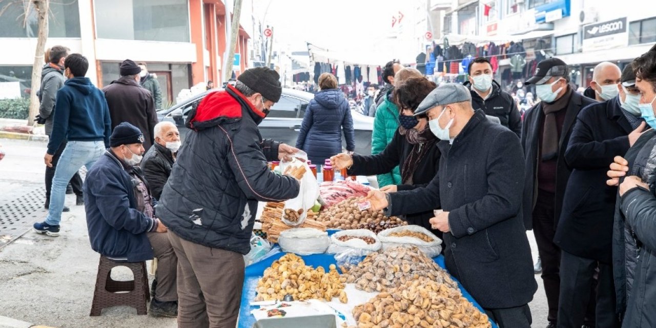 Soyer Çifti, Pazar Alışverişini Bayındır Üreticisinden Yaptı