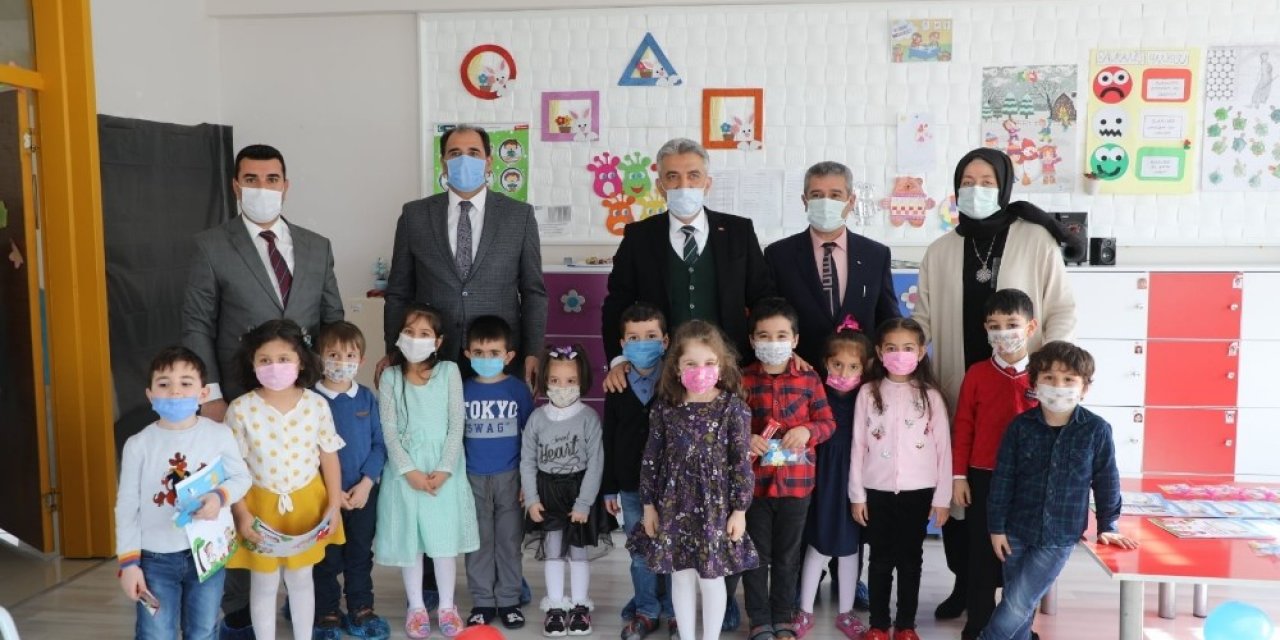 Yarıyıl Tatiline Giren Anaokulu Öğrencileri Performans Belgelerini Aldı