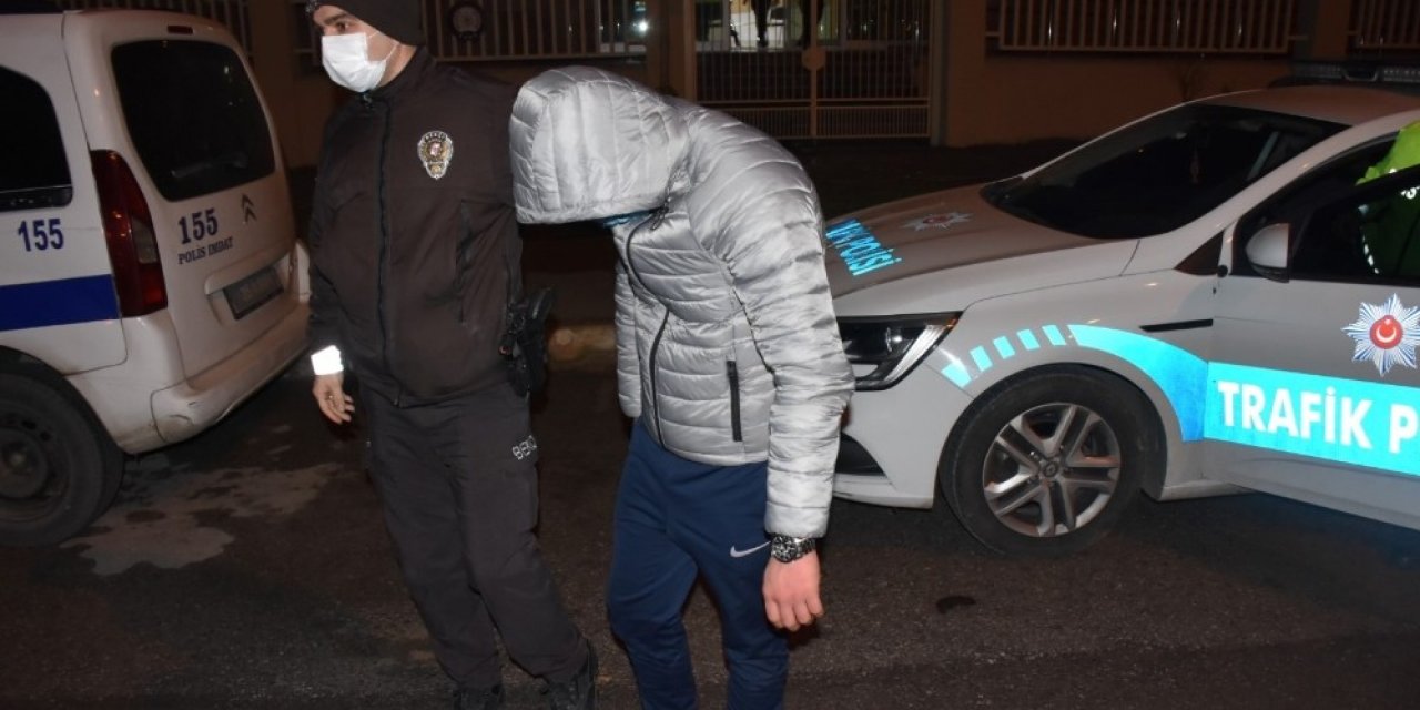Kısıtlamada Polisten Kaçan Araç Sürücüsünün Uyuşturucu Testi Pozitif Çıktı