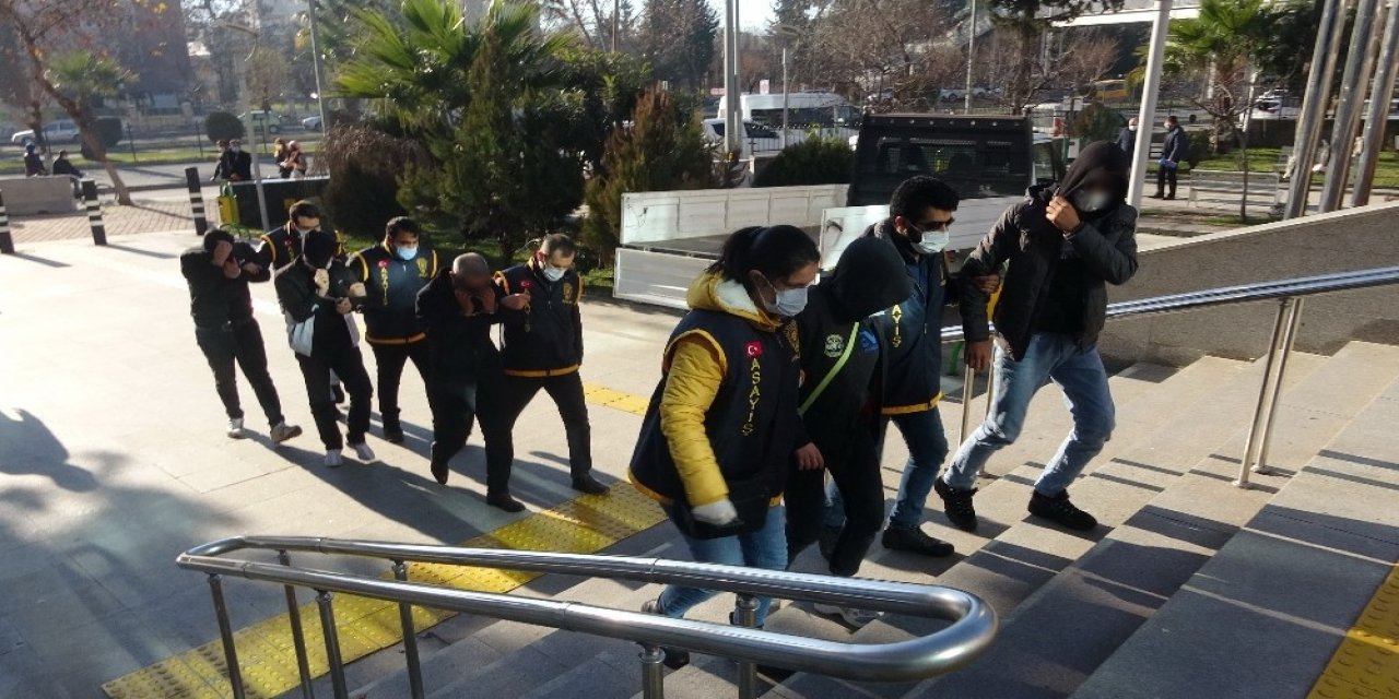 Fuhuş Operasyonunda 6 Şahıs Tutuklandı