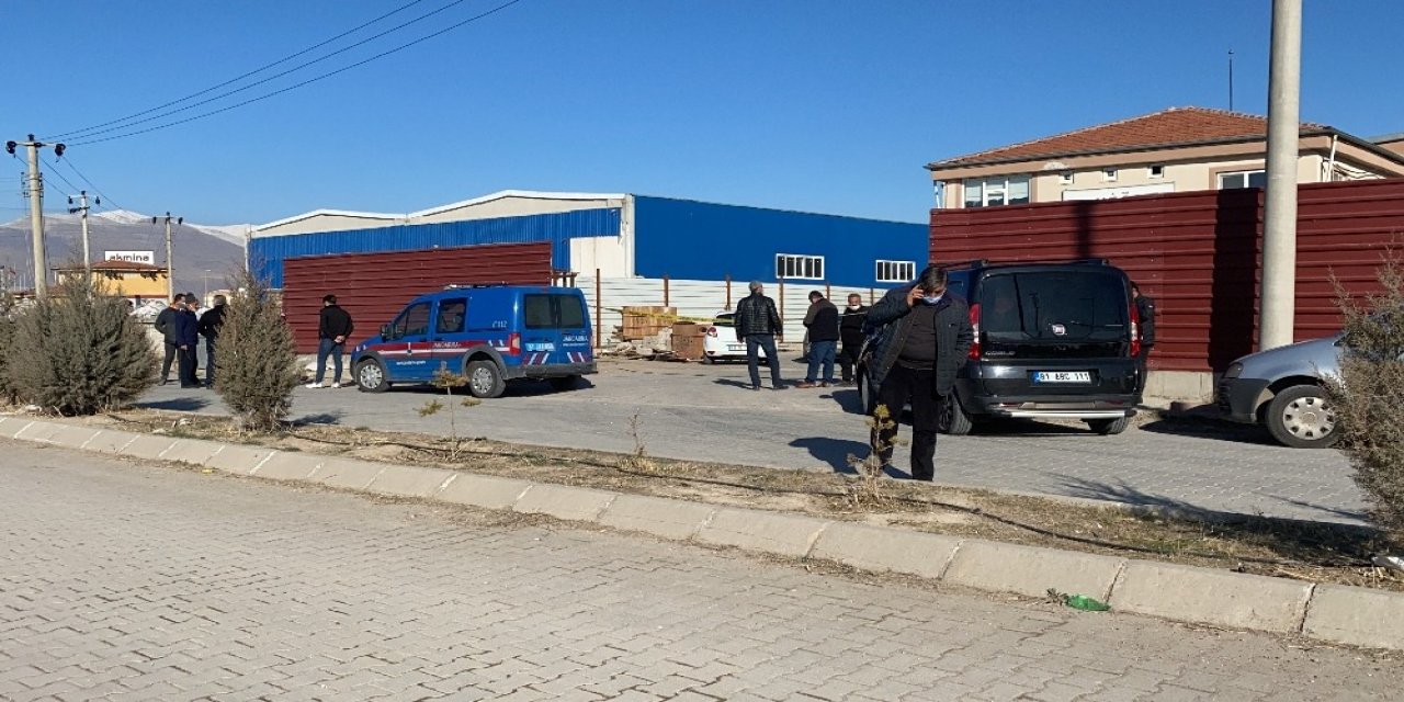 Hurda Otomobili Parçalarken Patlama Oldu: 1 Ölü