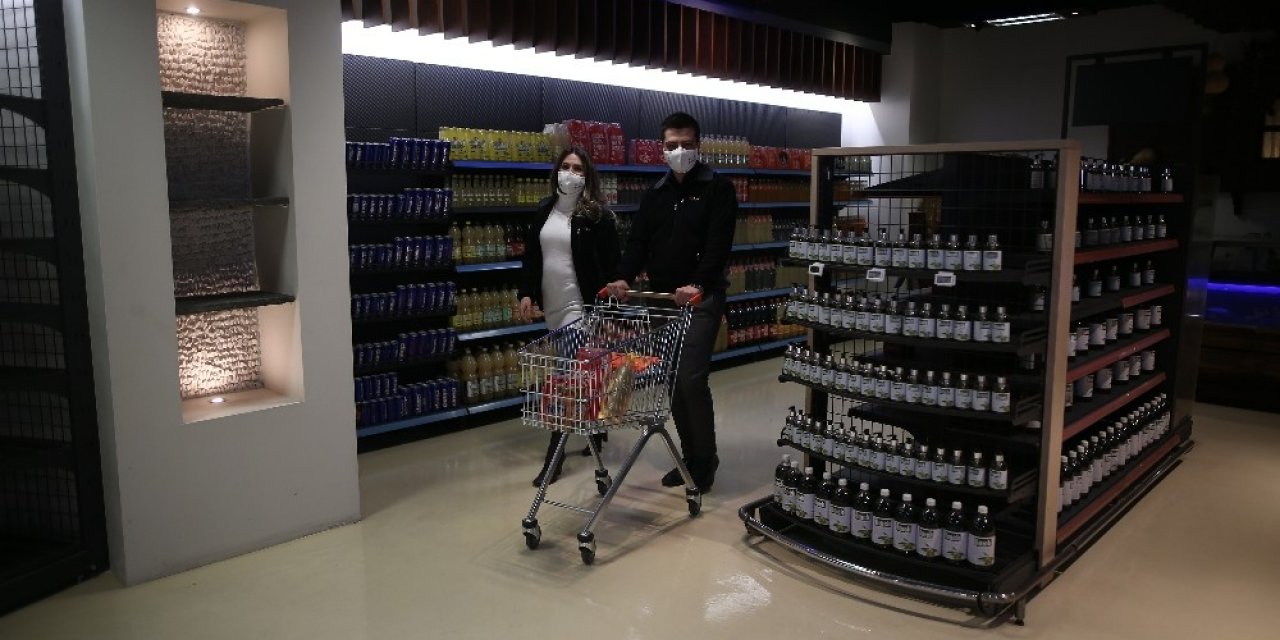 Bu Market Arabaları Mikropları Öldürüyor