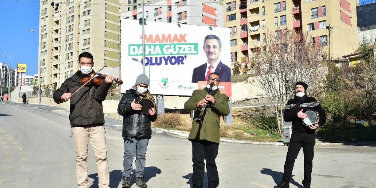 Mamak Sokaklarında Müzik Resitali