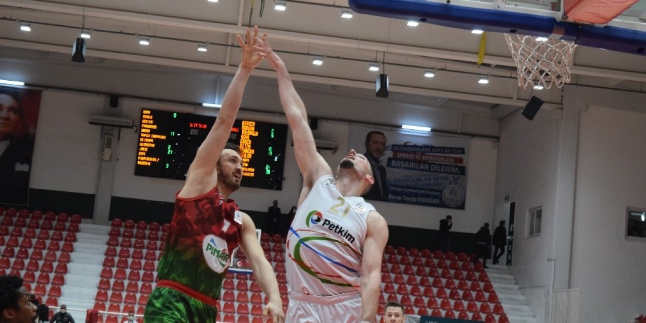 Ing Basketbol Süper Ligi: Aliağa Petkim Spor: 75 - Pınar Karşıya : 85