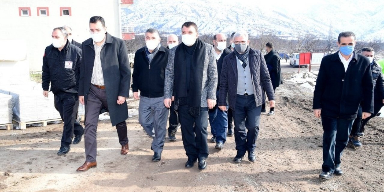 Depremin Yıl Dönümünde Deprem Konutları İncelendi