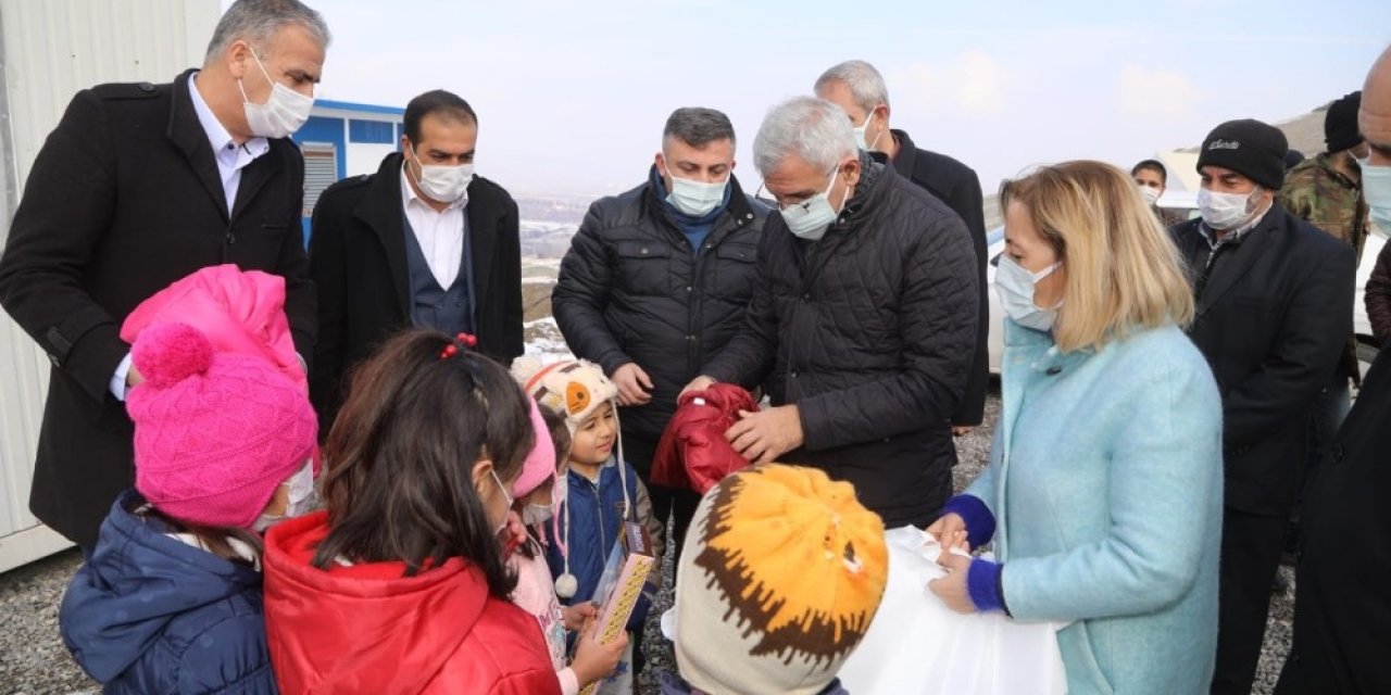 Depremin Birinci Yılında Depremzede Aileler Unutulmadı