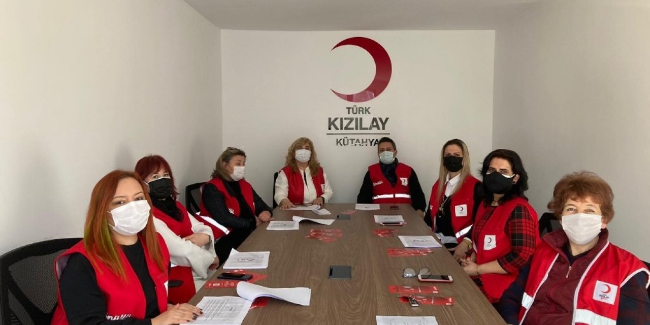 Kütahya Kızılay Kadın Kolları İlk Toplantısını Yaptı
