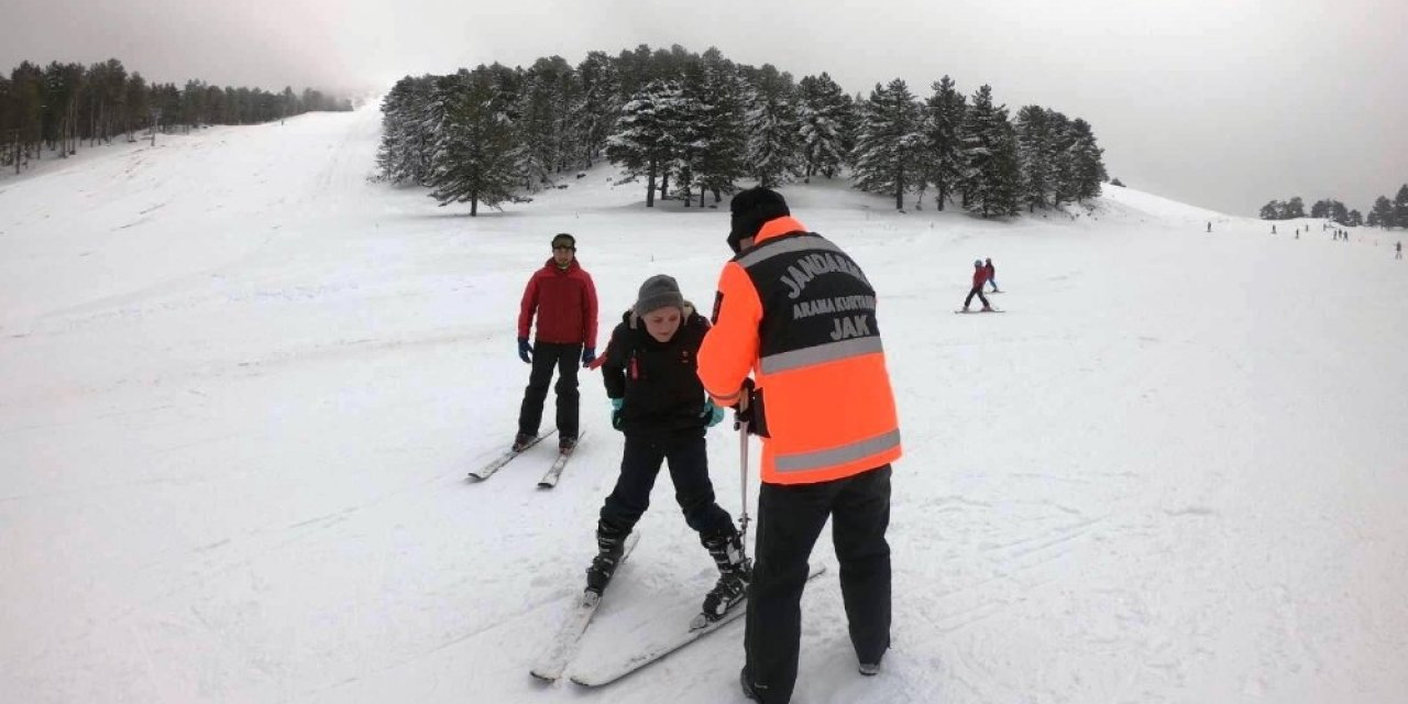 Murat Dağı Kayak Merkezi’ndeki “jak” Timleri Güven Veriyor