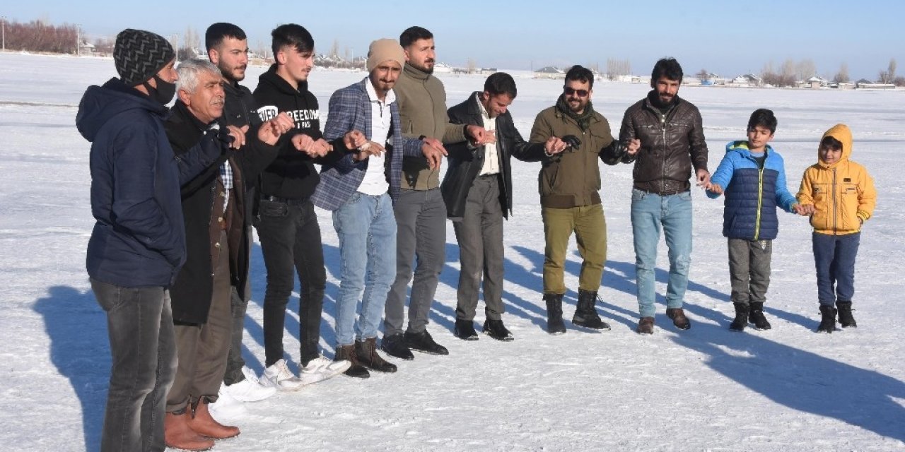 Donan Arin Gölü 7’den 70’e Herkesin Eğlence Alanı Oldu