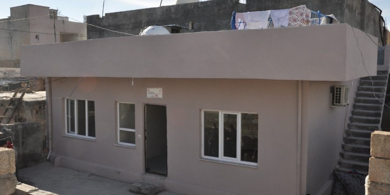 Mardin’de Büyük Dayanışma Örneği: Evi Yanan Aileye Yeni Ev Yaptılar