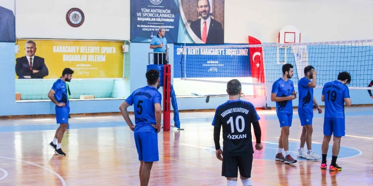 Karacabey Belediyespor Voleybolda Tam Gaz