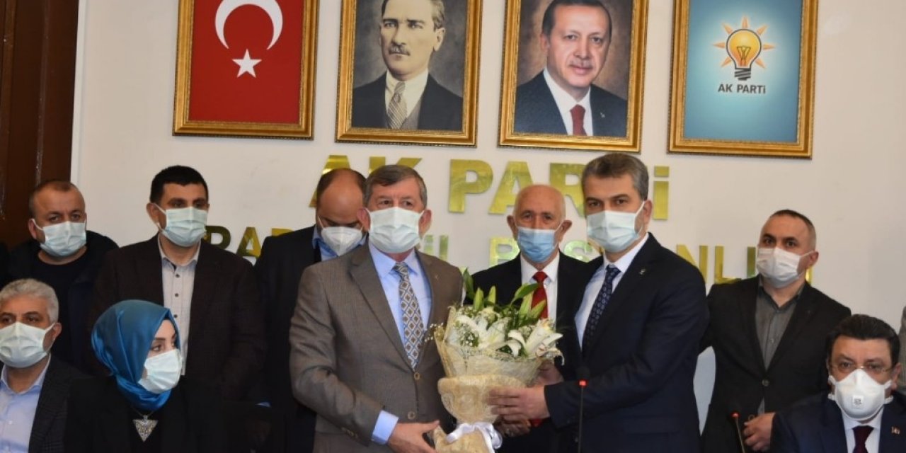 Dr. Sezgin Mumcu Ak Parti Trabzon İ̇l Başkanlığı Görevini Devraldı