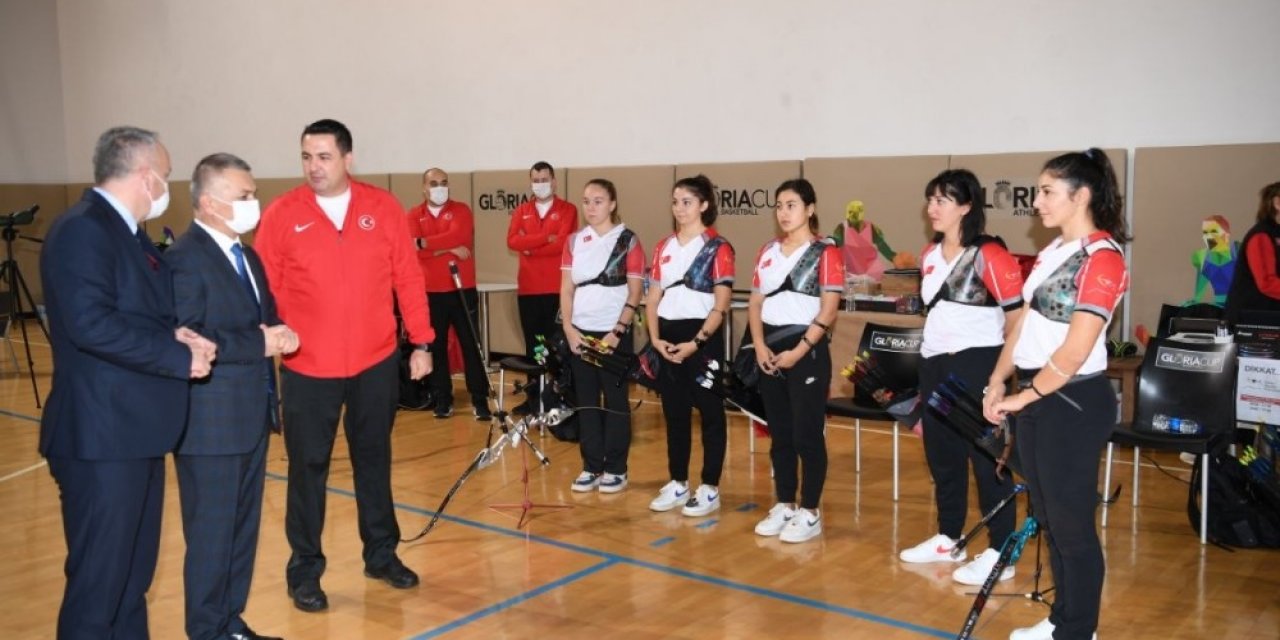 Vali Yazıcı Antalya’da Kamp Yapan Ampute Futbol Ve Okçuluk Milli Takımı İle Buluştu