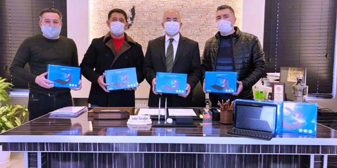 Tavşanlı Ticaret Ve Sanayi Odası’ndan Öğrencilere Tablet Desteği