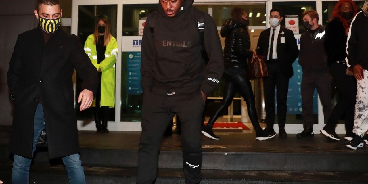 Fenerbahçe’nin Yeni Transferi Osayi-samuel İ̇stanbul’da