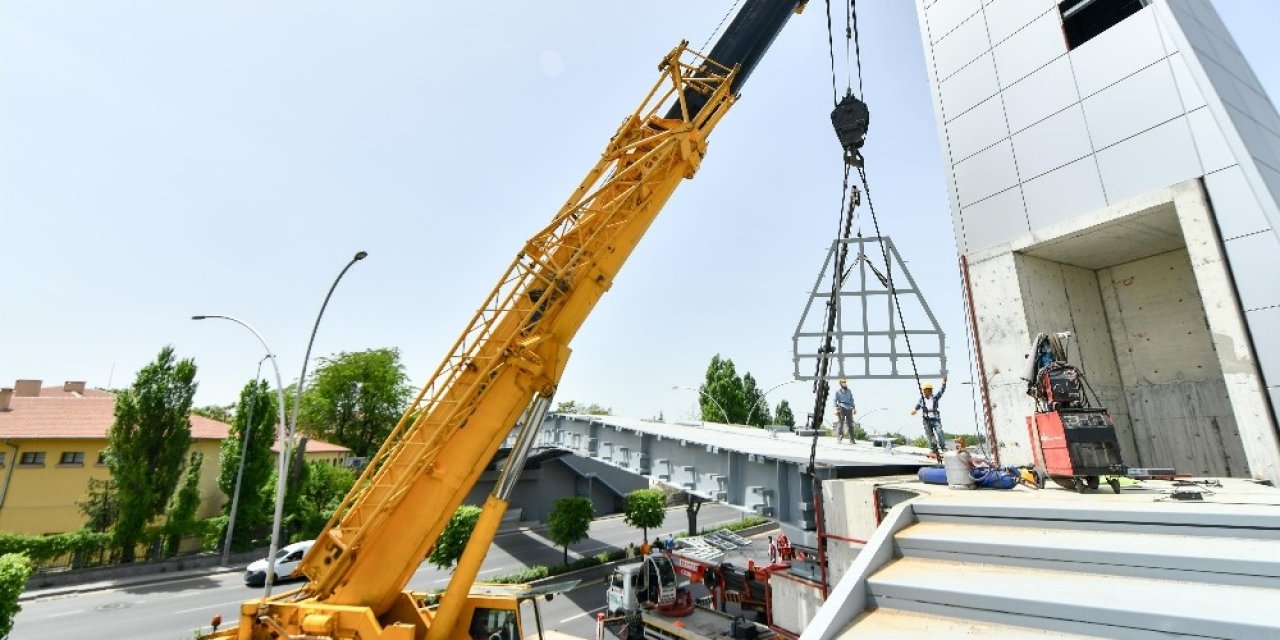Başkent’te 10 Yeni Yaya Üst Geçidi Çalışması