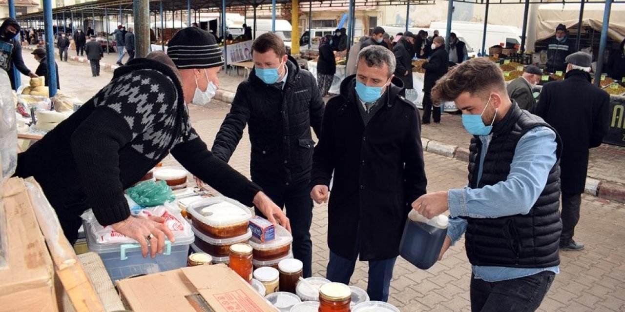 İ̇scehisar’da Belediye Ekipleri Pazarda Hijyen Denetimi Yaptı