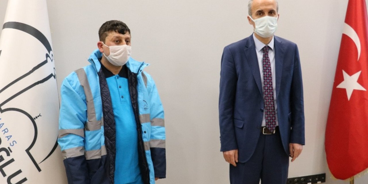 Bulduğu 50 Bin Lirayı Teslim Eden Temizlik Görevlisi Ödüllendirildi