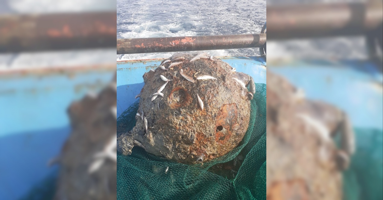 Balıkçıların ağına nenüz patlamamış olduğu düşünülen mayın takıldı