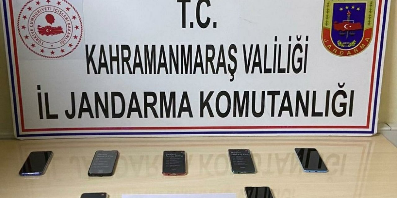 Kaçak Telefonlarla Yakalandı