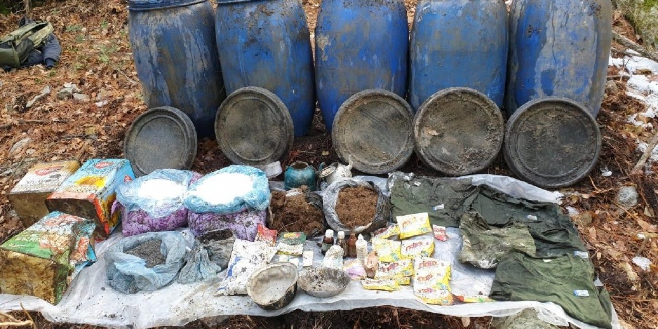 Pkk’ya Ait Sığınakta Patlayıcı Ve Yaşam Malzemesi Ele Geçirildi