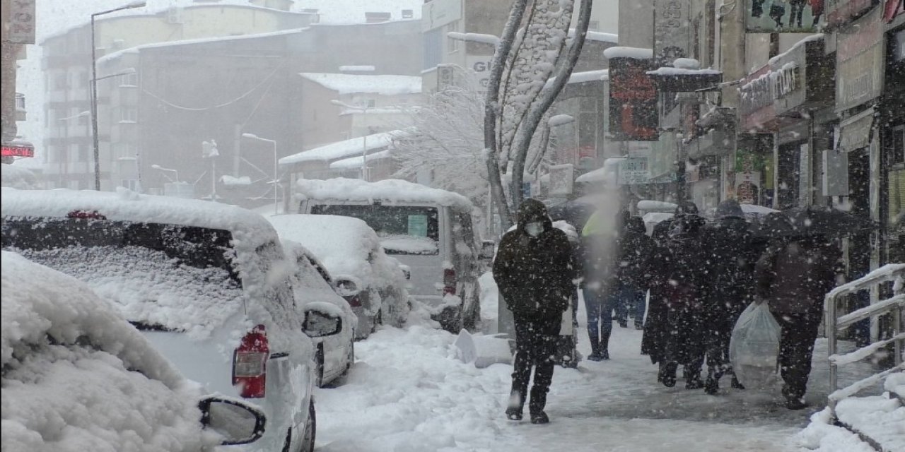 Hakkari’de Onlarca Köy Yolu Yeniden Ulaşıma Açıldı