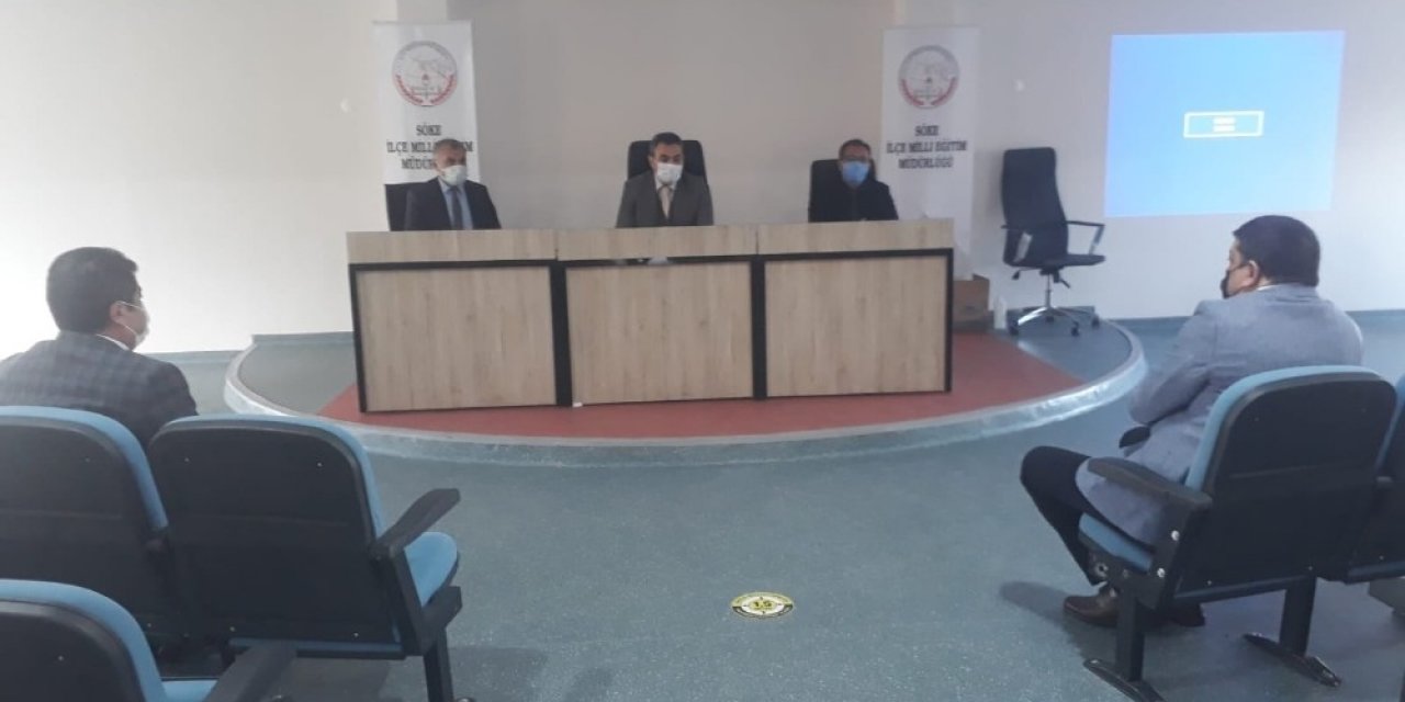 Kaymakam Zeybek, Okul Müdürleri İle Bir Araya Geldi