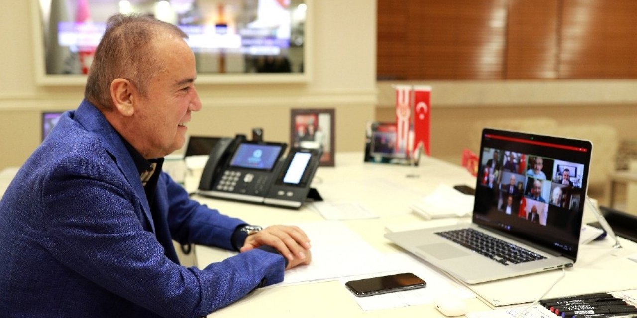 Başkan Böcek Chp’li Büyükşehir Belediye Başkanlarıyla Çevrim İçi Toplantıya Katıldı