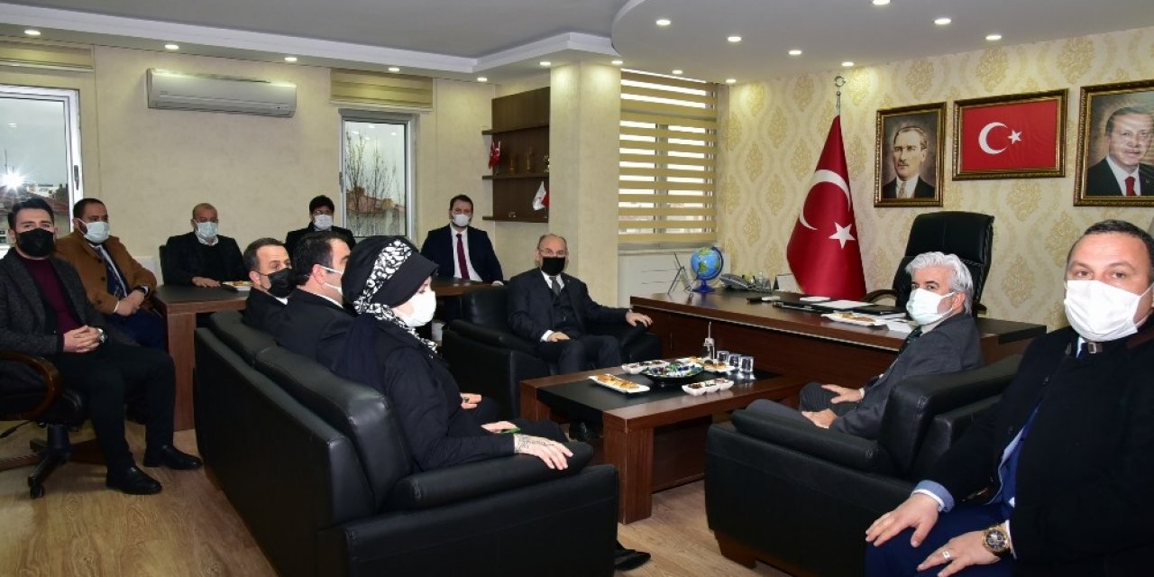 Vali Karadeniz’den Siyasi Parti İl Başkanlarına Ziyaret
