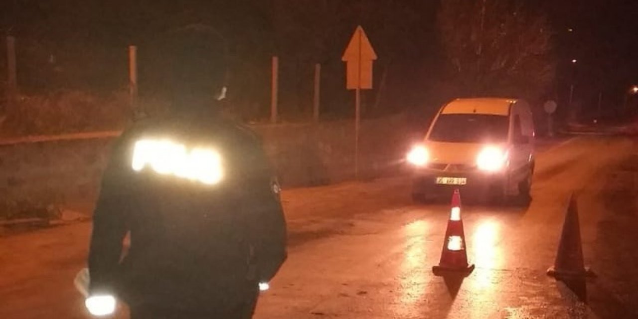 Kuşadası’nda Çeşitli Suçlardan Aranan 8 Kişi Yakalandı