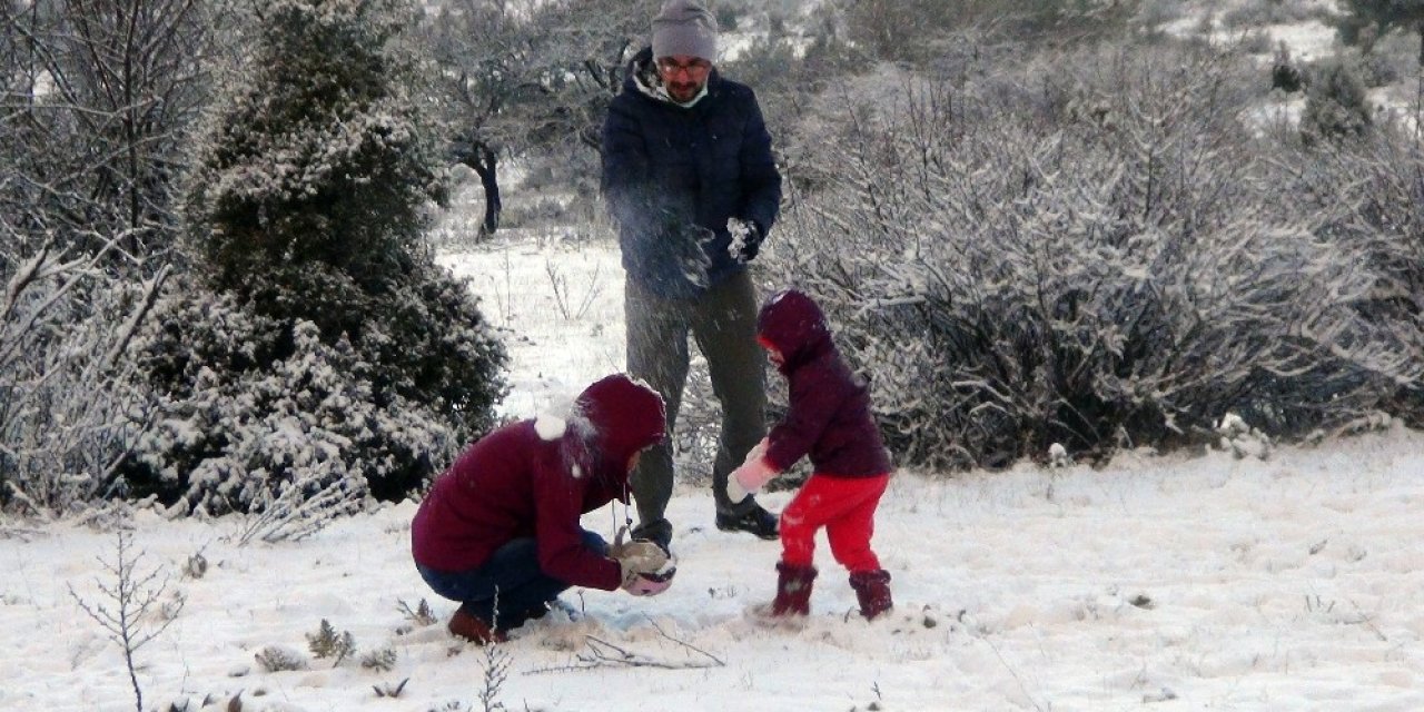 Kar Gören Muğlalılar Yılanlı Dağına Çıktı