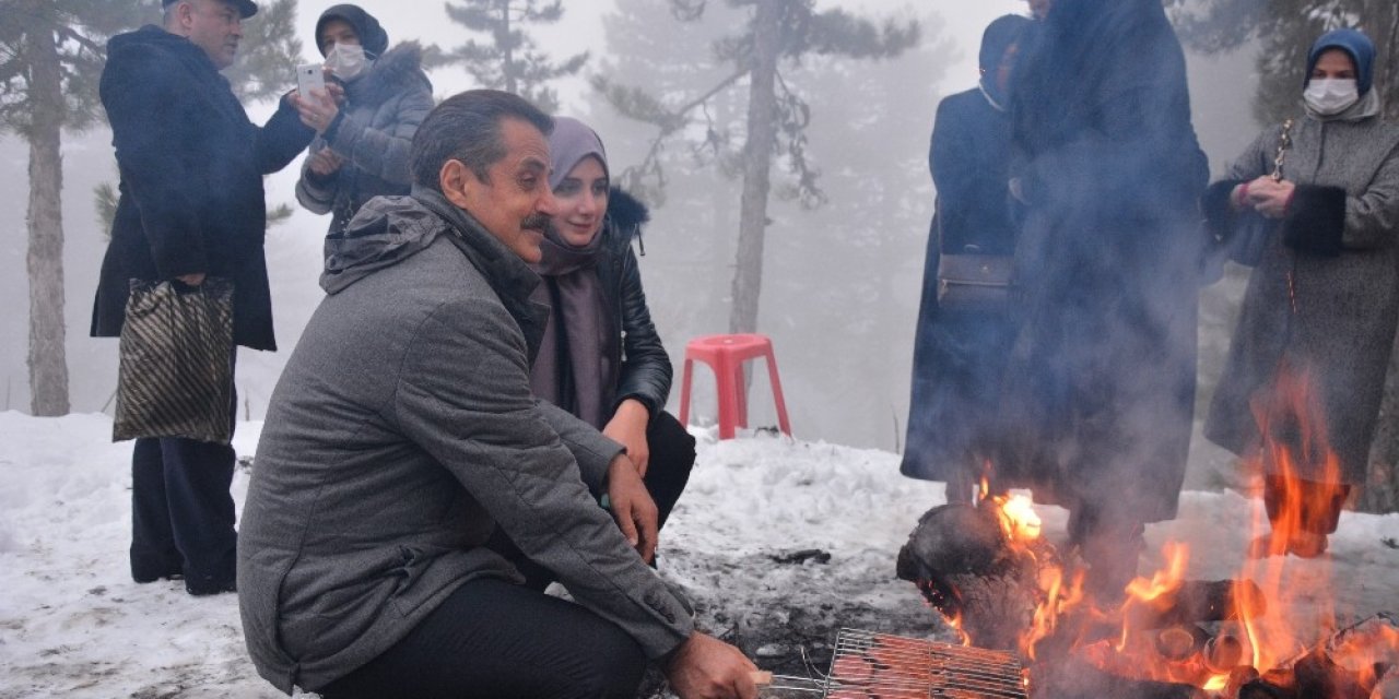 Bursalılar Uludağ’ı Pas Geçti, Ulus Dağı’na Geldi