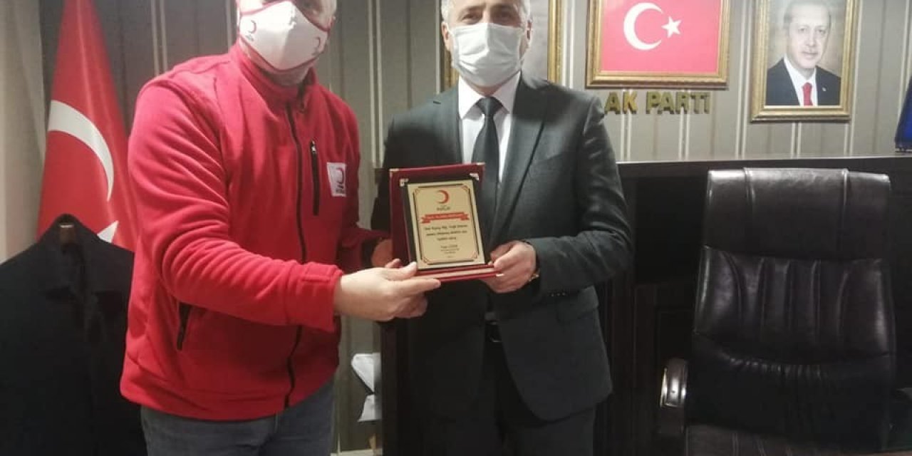 Kızılay, Başkan Bozkurt’a Teşekkür Plaketi Verdi