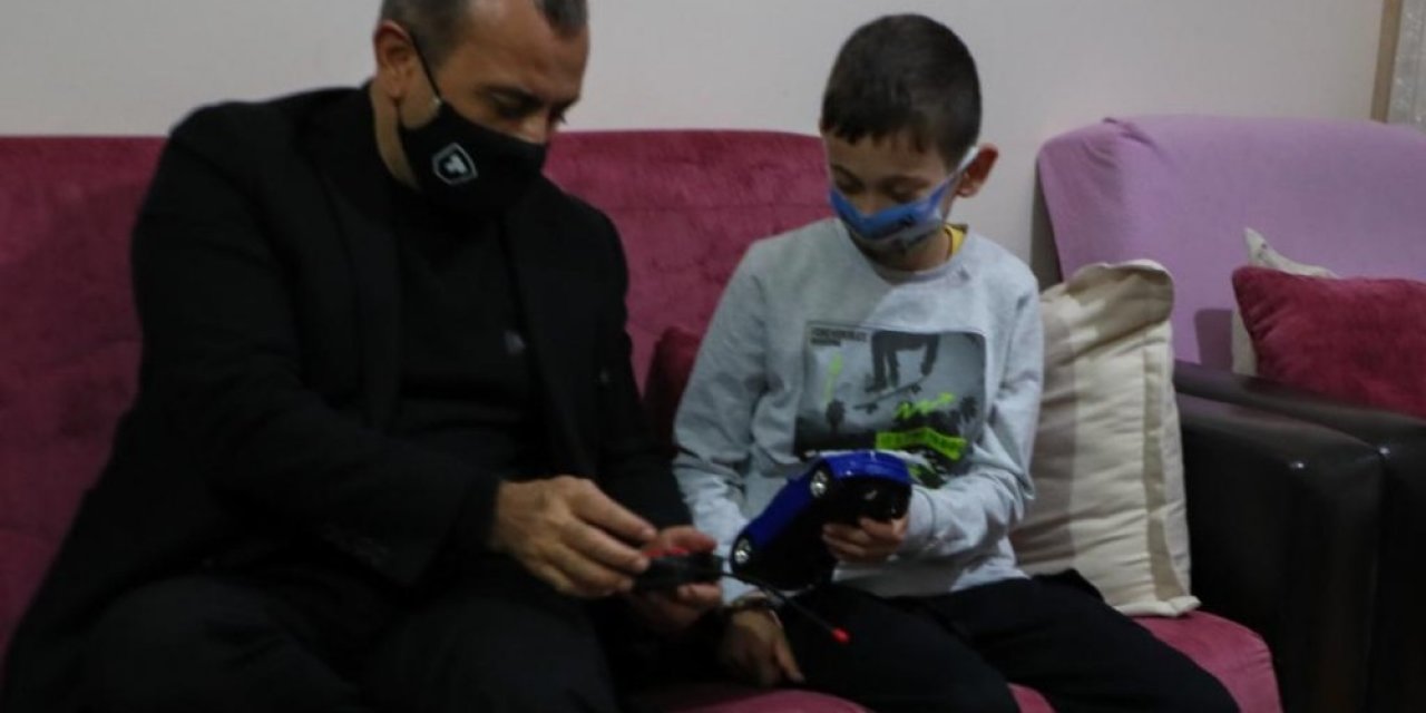 Ordu Valisi, Bu Kez 3 Kitap Yazar Engelli Genci Sevindirdi