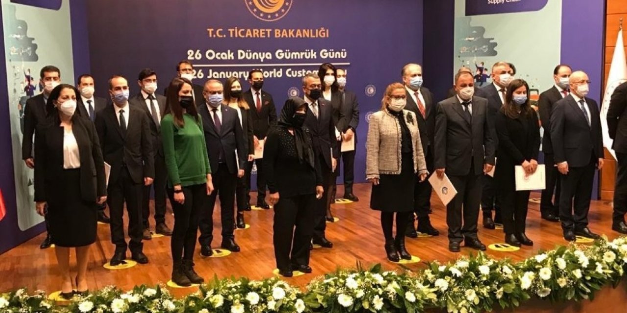 Bakan Pekcan’dan Kileci Ve Altunkaya’ya Dgö Liyakat Sertifikası