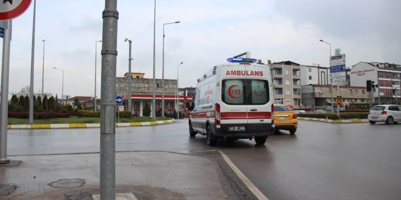 Yoldan Geçmeye Çalışırken Tırın Altında Can Verdi