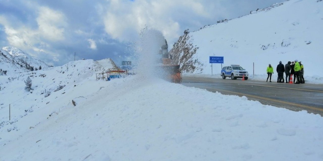 Antalya’da Karla Mücadele