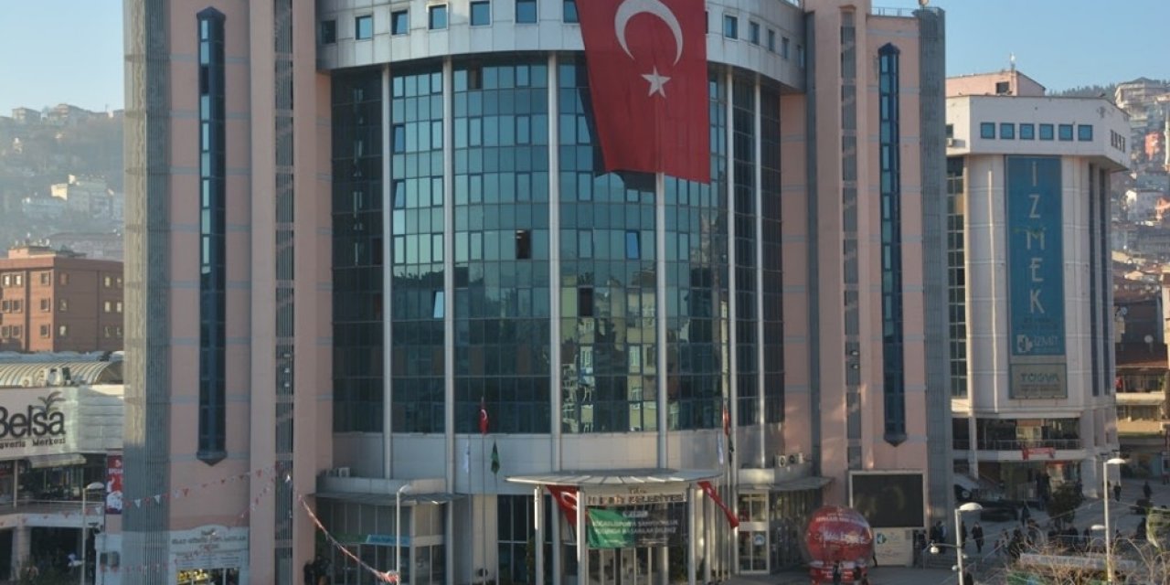 İ̇zmit Belediyesi Esnaftan İşgal Harcı Almayacak
