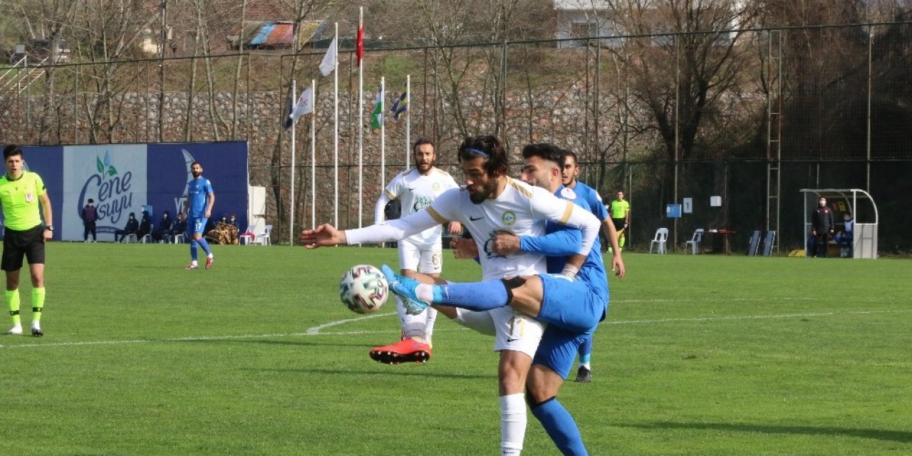 3.lig: Belediye Derincespor: 4- Arnavutköy Belediyesi:0