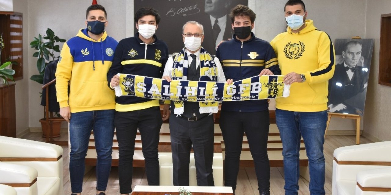 Genç Fenerbahçelilerden Başkan Kayda’ya Fenerbahçe Atkısı